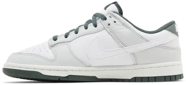 Nike Dunk Low Retro SE Photon Dust Vintage Green