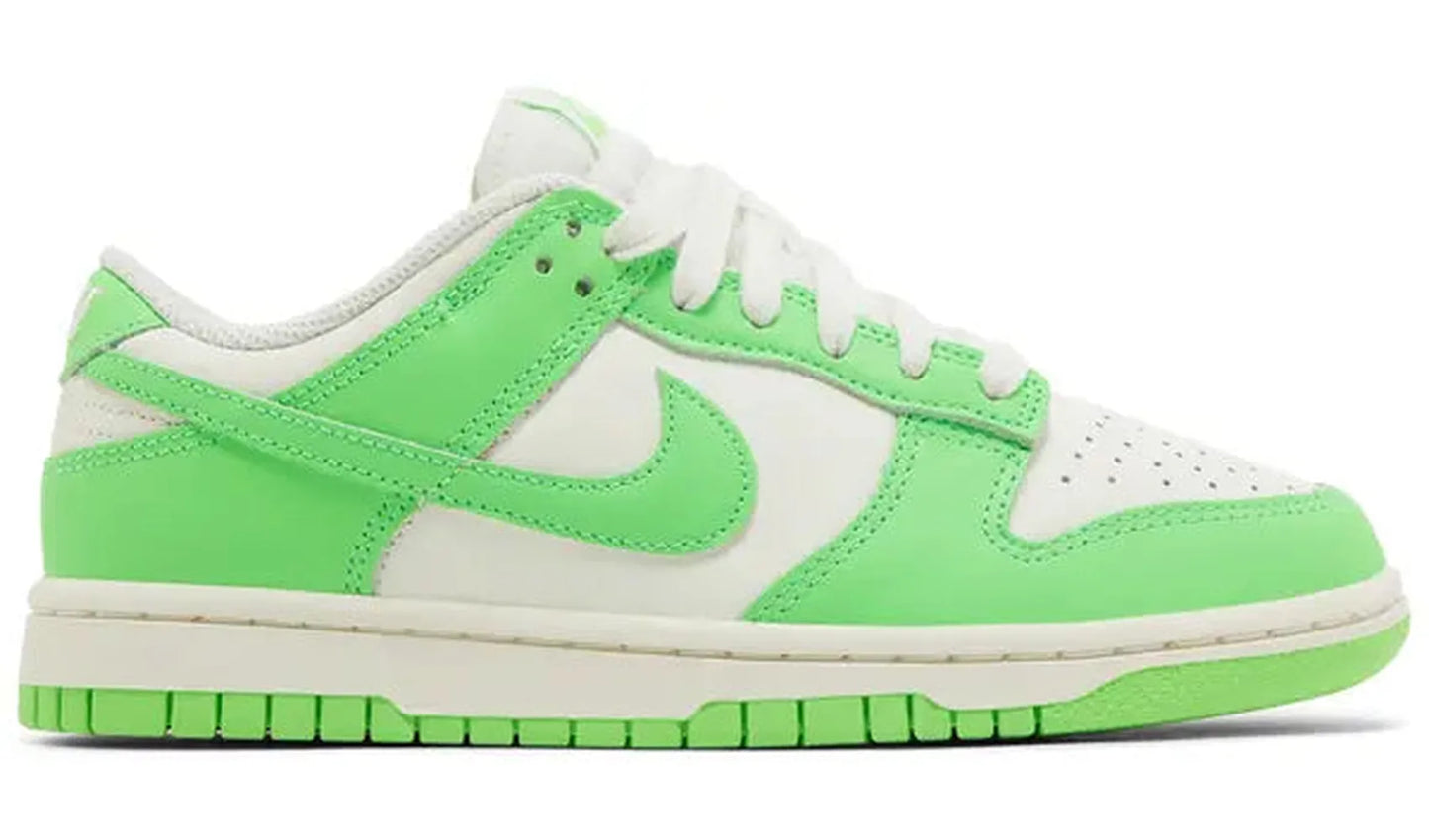Nike Dunk Low Green Strike (W)