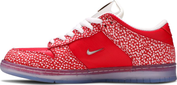 Nike SB Dunk Low Stingwater Magic Mushroom